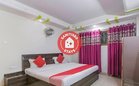 Oyo 4472 Hotel Chandra Deep